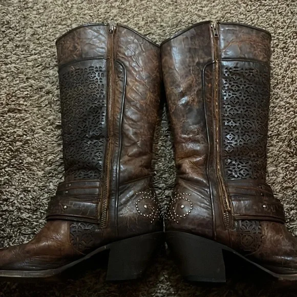 Corral Boots with Silver stud & Lattice details, full zip - Picture 2 of 11